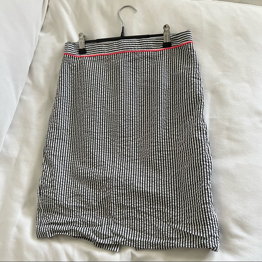 J Crew Seersucker & Neon Pink Detail The Pencil Skirt Size 00